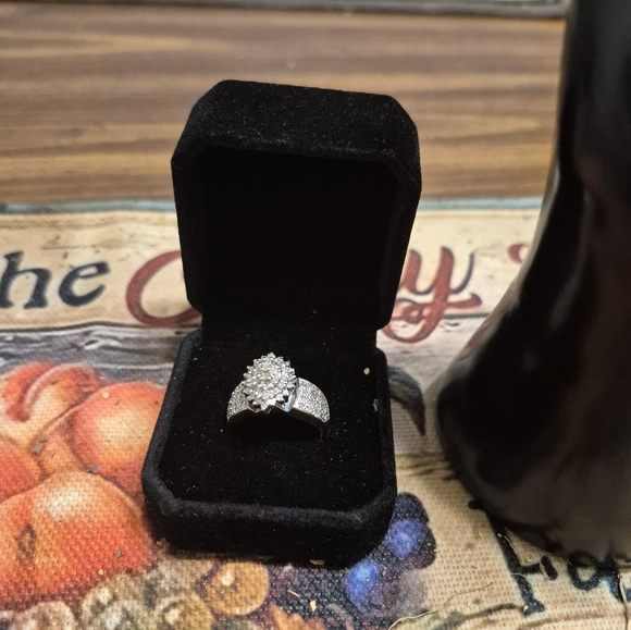 10k gold 1Ct diamond ring - Picture 3 of 6